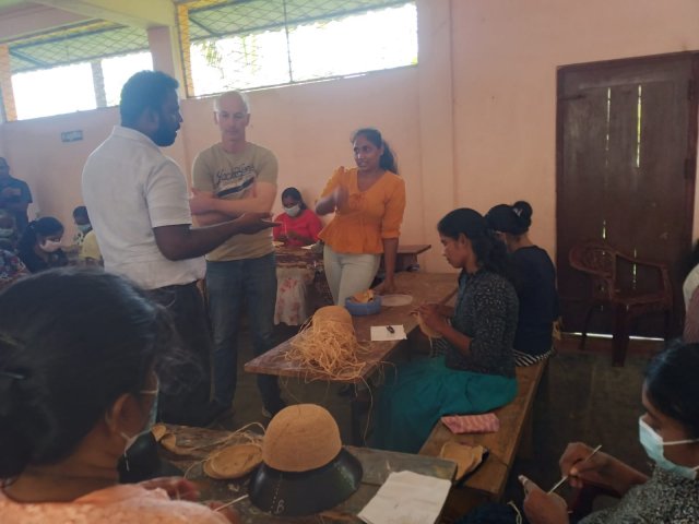 ஏற்றுமதி உற்பத்தி கிராமத் திட்டத்துடன் தொடர்புடைய நிறுவனர்களின் தொப்பி உற்பத்தித் திட்டத்தின் ஆஸ்திரேலியப் பிரதிநிதிகளின் இரண்டாவது ஆய்வு
